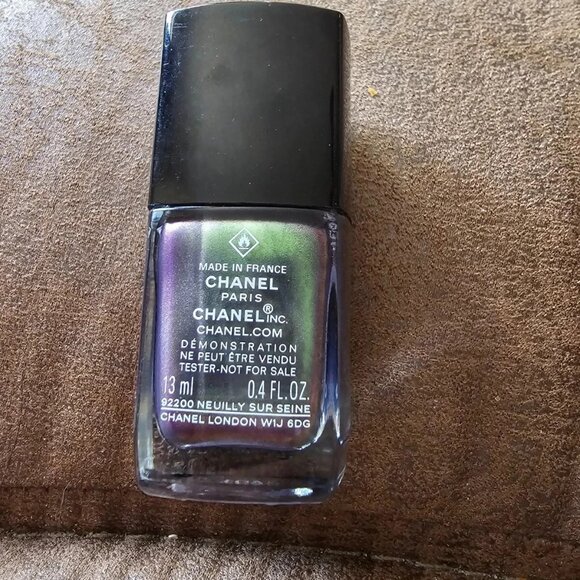Chanel Le Vernis Nail Polish Enamel #189 PHENOMENE, 2025 Limited Edition - Picture 2 of 3